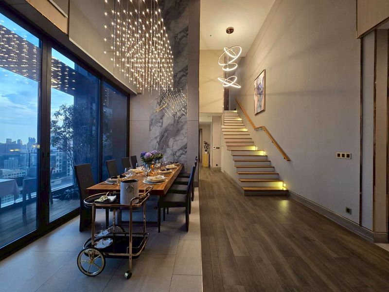 รูป 💎Penthouse Duplex ที่ดีที่สุดย่าน พระราม9 - อโศก  📍  The Esse At Singha Complex  📍  Rent Prices   600,000/ month.  - รูปที่ 3/20