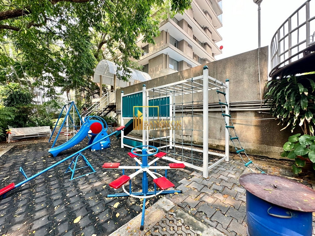 รูป Spacious 4 Bedroom Penthouse Apartment in Sukhumvit 7 - BR0669AP - รูปที่ 53/58