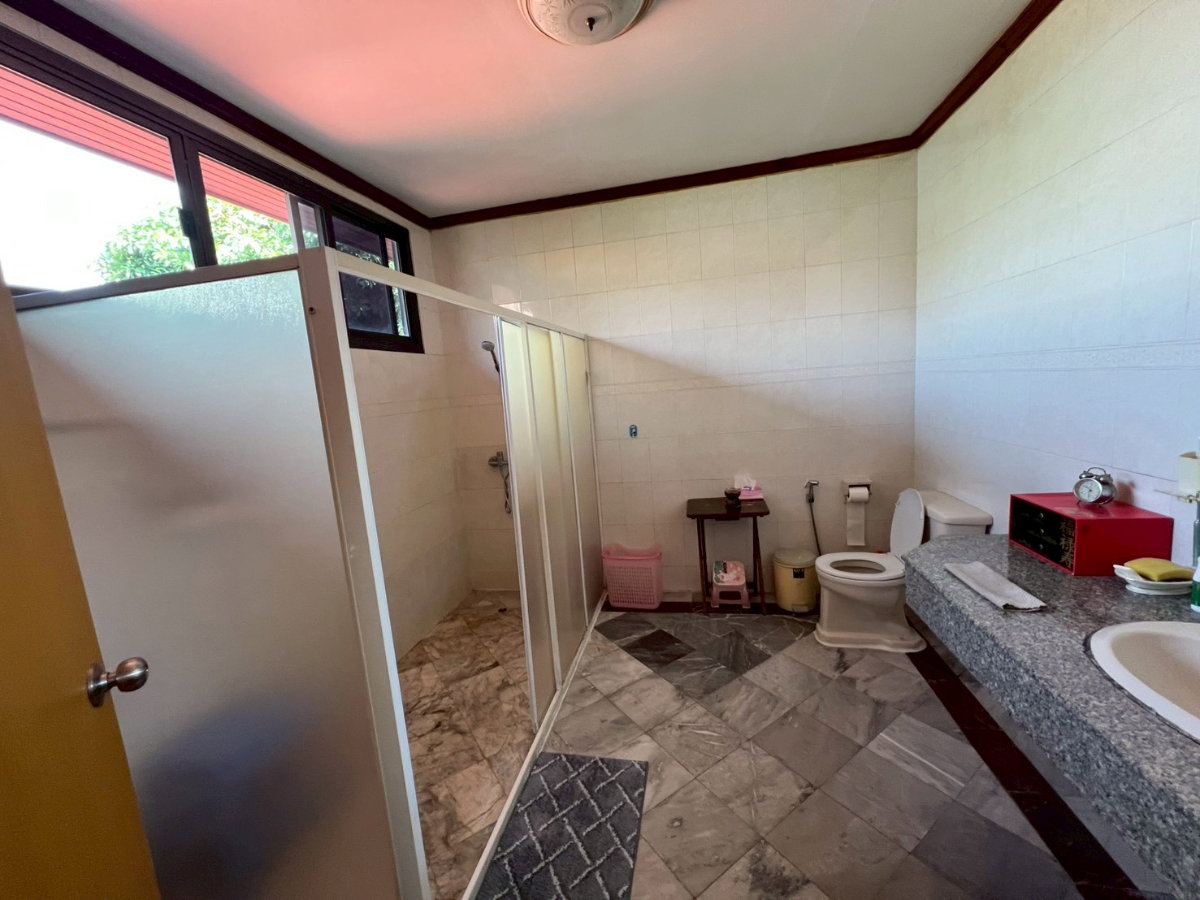 รูป 📍 ขาย หมูบ้านปรีชา ทำเลศรีนครินทร์ | บ้านกว้างอยู่สบาย ราคาดีคุ้มค่า | ใกล้ห้างและสิ่งอำนวยความสะดวก  - รูปที่ 28/31