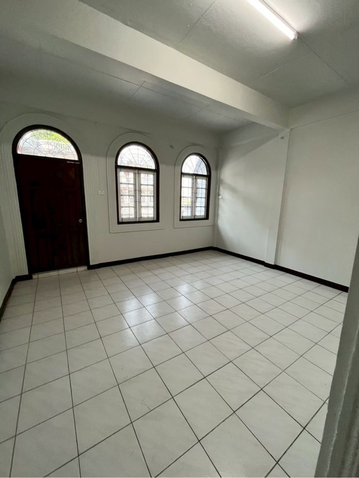 รูป ทาวน์เฮาส์ (Townhouse) รีโนเวทใหม่ทั้งหลัง ดีไซน์สวย - รูปที่ 5/24
