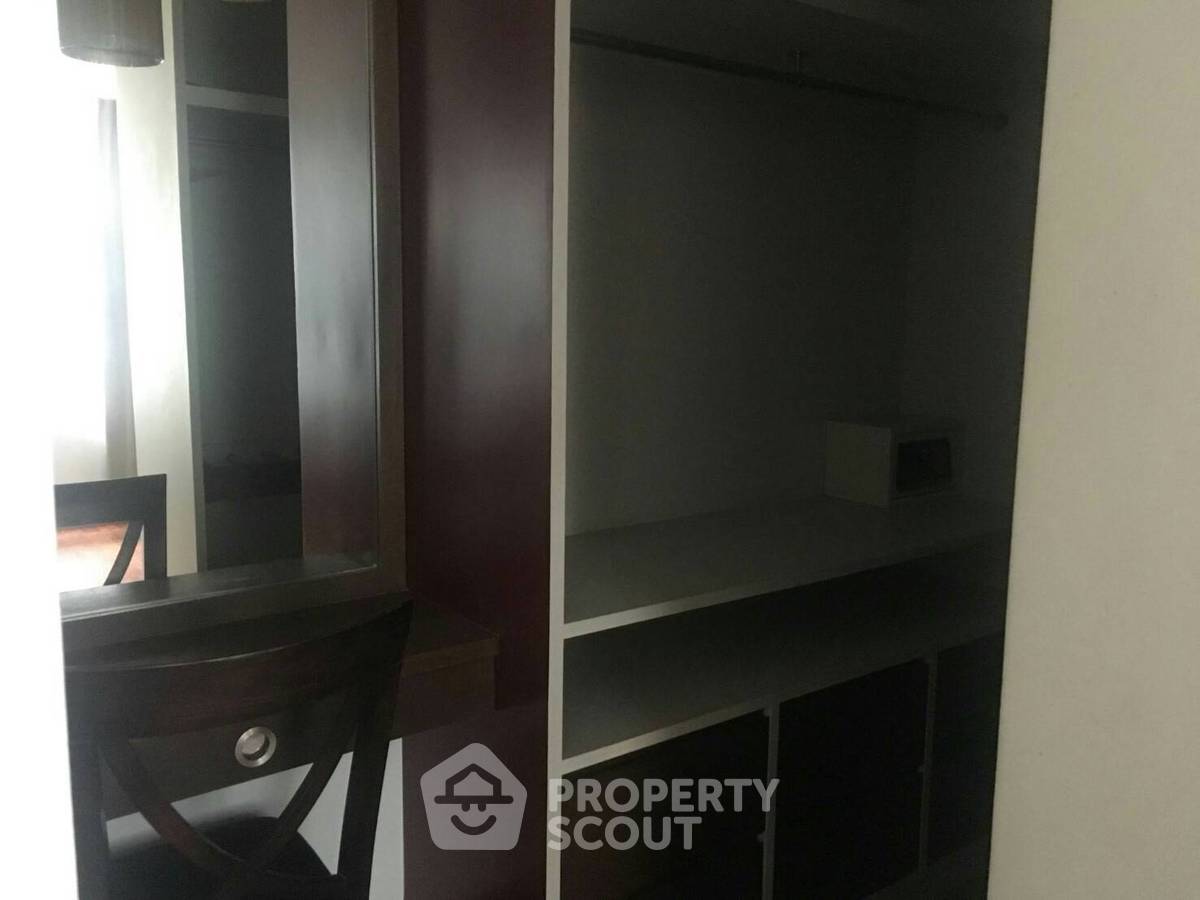 รูป คอนโด 1-ห้องนอน ที่ เออร์บานา สาทร คอนโดมิเนียม ใกล้ BTS ศาลาแดง (ID 882010) - รูปที่ 9/16