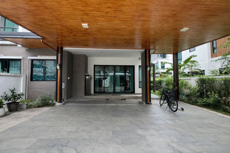 3-bed house for rent, 243 sqm, 51.2 sq wah, Supalai Essence Ladprao