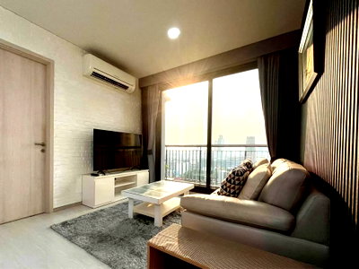 คอนโดให้เช่า : ให้เช่าคอนโด Rhythm Sukhumvit 42 (ห้องมุม ใกล้ BTS เอกมัย) (Rt-01)