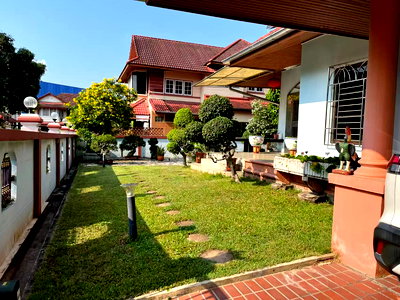 Houses for sale ถนนเทพารักษ์ : 📍 For sale: Preecha Srinagarindra, Srinakarin location | Spacious, comfortable house. Good price| Close to shopping centers and amenities