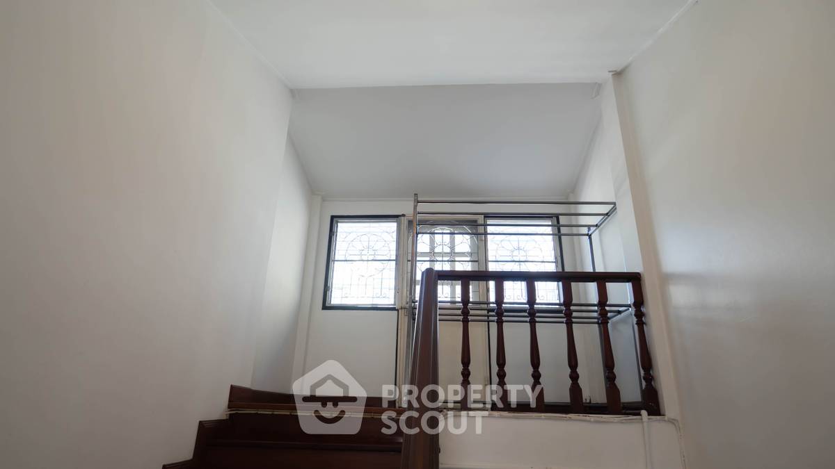 รูป ทาวน์เฮาท์ 5-ห้องนอน ที่ เอกมัย วิลล่า ใกล้ ARL รามคำแหง (ID 515390) - รูปที่ 7/19