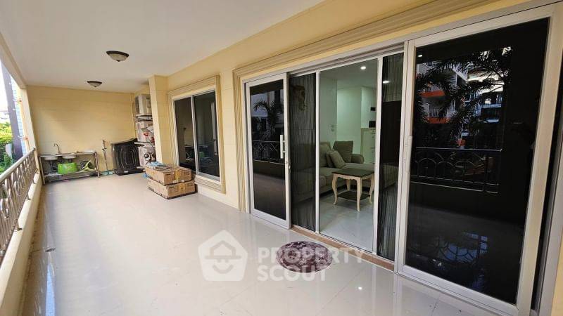 picture 2-BR Condo at Nordic Residence close to Phratamnak (ID 1531310) - 5/17