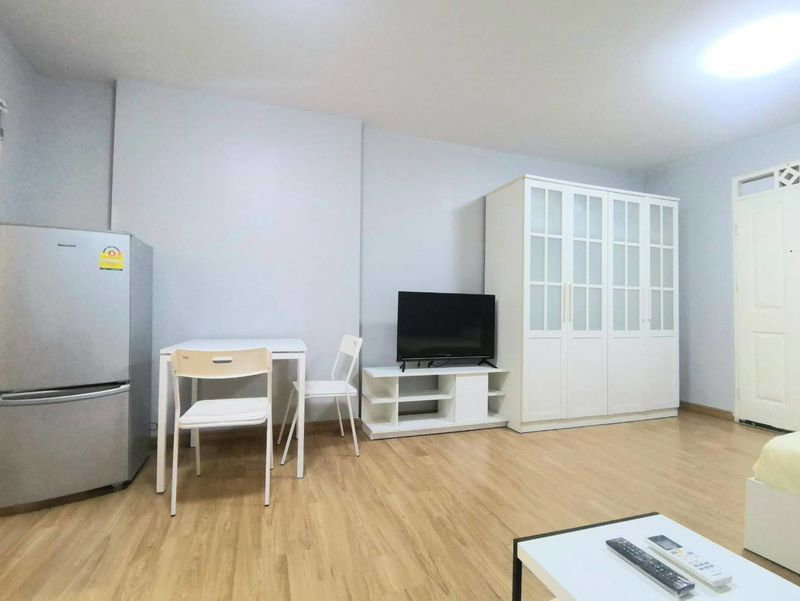 รูป ปล่อยเช่าคอนโด Cityhome รัชดา เฟอร์นิเจอร์และเครื่องใช้ไฟฟ้าครบ ตกแต่งพร้อมเข้าอยู่ เดินทางสะดวก ใกล้ MRTศูนย์วัฒนธรรม-RW007865 - รูปที่ 3/9