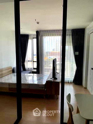 Condos for sale BTS Phra Khanong : 1-BR Condo at Maru Ekkamai 2 near BTS Ekkamai (ID 2770367)
