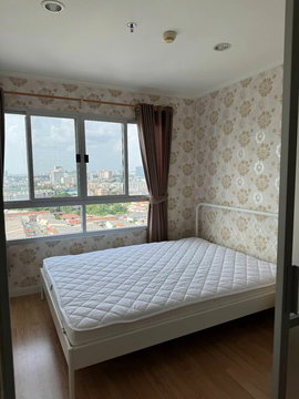 ✨🏙️ Condo for rent at Lumpini Park Pinklao, opposite Central Pinklao, near MRT Bang Yi Khan. Available from April 20th. 🏙️✨
