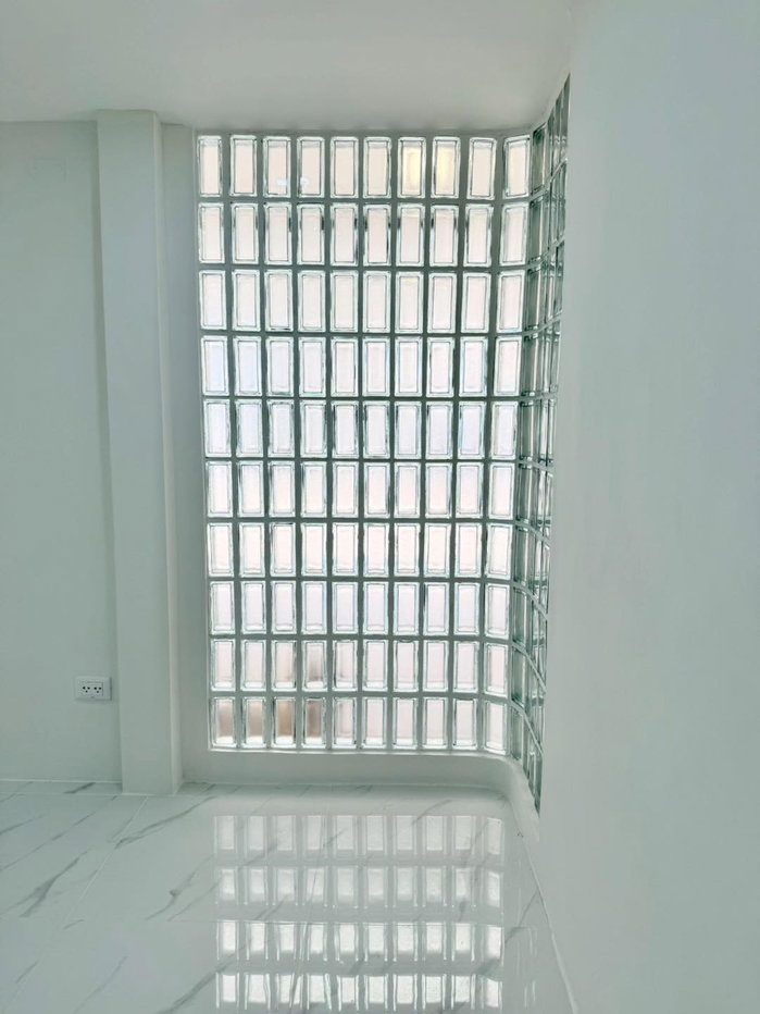 รูป R126 ขายด่วน ทาวน์เฮาส์ 1.5 ชั้น ซอยพงษ์เพชรพัฒนา พร้อมอยู่  ใกล้ MRT สายสีม่วง ราคาเพียง 2.59 ล้านบาท (ฟรีโอน!)  - รูปที่ 9/24