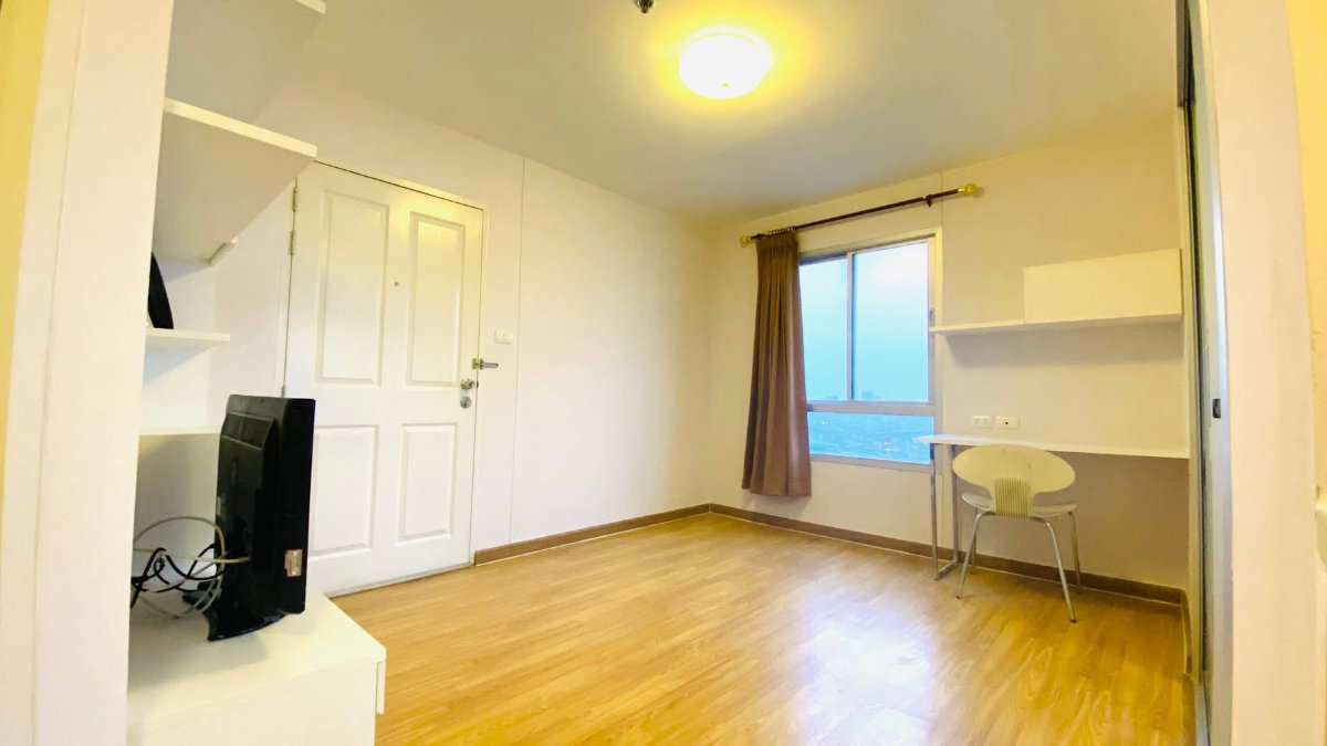 picture code : H16 The Trust Ratchada - Rama 3 - 4/6