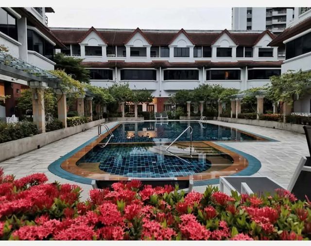 4-bed townhouse for rent, 450 sqm, 31 sq wah, Lotus Point Townhouse
