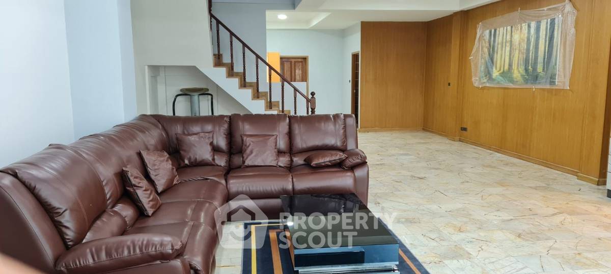 picture 4-BR House close to Sukhumvit (ID 851591) - 3/13