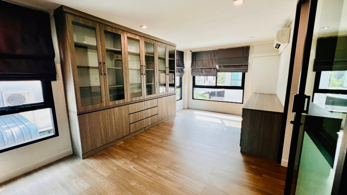 รูป ให้เช่าบ้านแฝด 3 ชั้น Supalai Essence Ladprao บ้านสวย พื้นที่ใหญ่ ฟังก์ชันครบ ใกล้รถไฟฟ้าสายสีเหลือง ลาดพร้าว 107 - รูปที่ 16/43