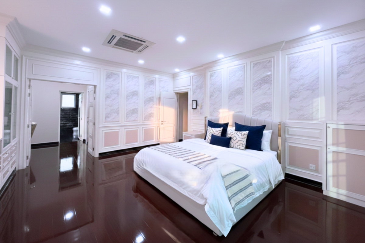 picture MN05087 - Narasiri Bangna : MegaBangna  - 2/15