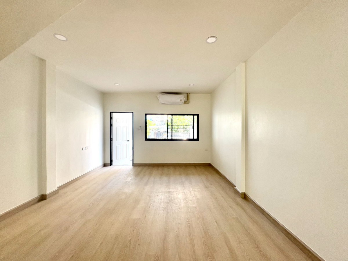 picture ✨New Renovate Townhome (Ketnuti Garden Village) - 8/18