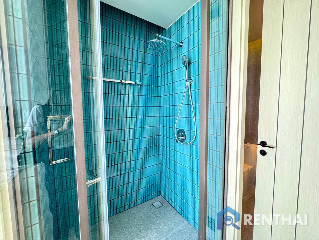 รูป ขายด่วน Arom Wongamat 1 ห้องนอน วิวทะเลตรง มีห้องเดียว ราคาดีที่สุด - รูปที่ 11/25
