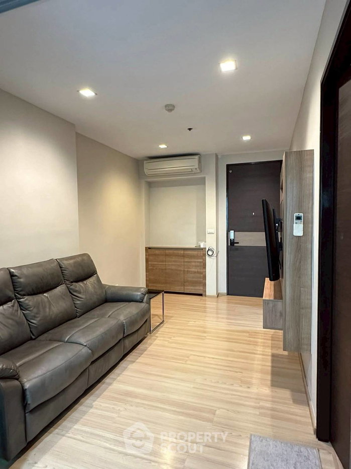 รูป คอนโด 1-ห้องนอน ที่ ริธึ่ม สาทร ใกล้ BTS สะพานตากสิน (ID 2780400) - รูปที่ 2/13