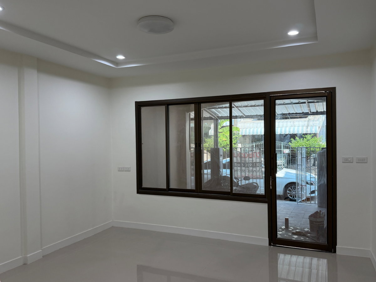 รูป ขาย ทาวเฮ้าท์  2 ชั้น รีโนเวทใหม่ทั้งหลัง  ขนาดพื้นที่ 18 ตรว.  หมู่บ้าน ปาริชาต ถนน 345 บางคูวัด จ.ปทุมธานี  ราคา 1.7 ล้าน บาท โทร.081-9106368 - รูปที่ 25/43