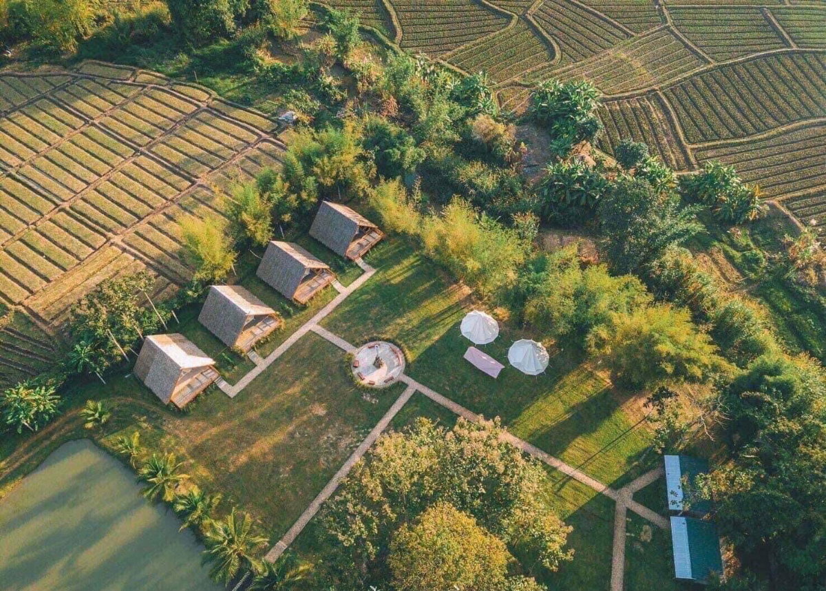 รูป ขายที่ดินเชียงดาวพร้อมกิจการ ที่ดินตั้งอยู่ท่ามกลางหุบเขามีน้ำล้อมรอบติดลำธาร ไร่ละ 1.6 ล้าน ใกล้แหล่งท่องเที่ยว - รูปที่ 3/13