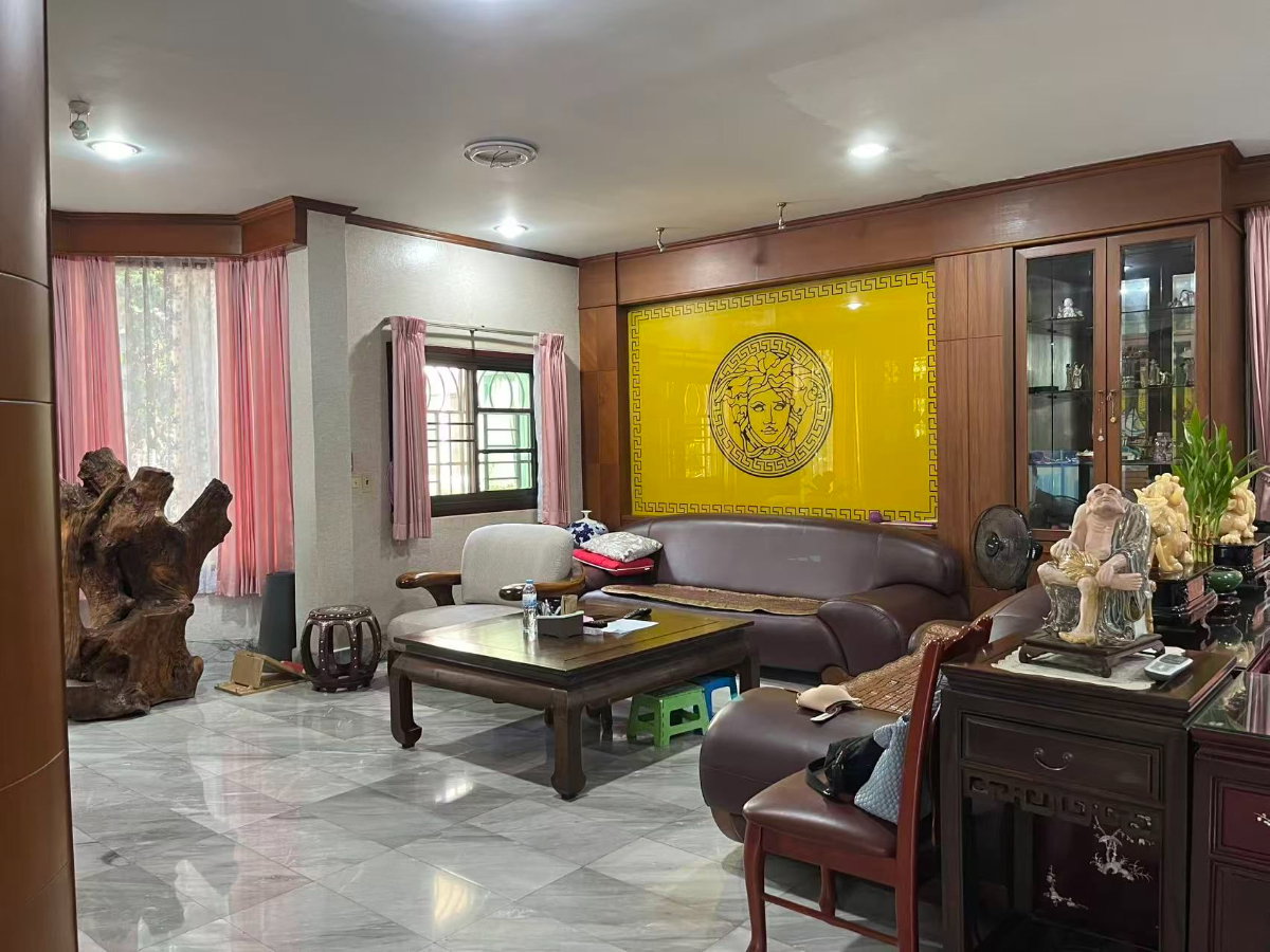 รูป 📍 ขาย หมูบ้านปรีชา ทำเลศรีนครินทร์ | บ้านกว้างอยู่สบาย ราคาดีคุ้มค่า | ใกล้ห้างและสิ่งอำนวยความสะดวก  - รูปที่ 10/31