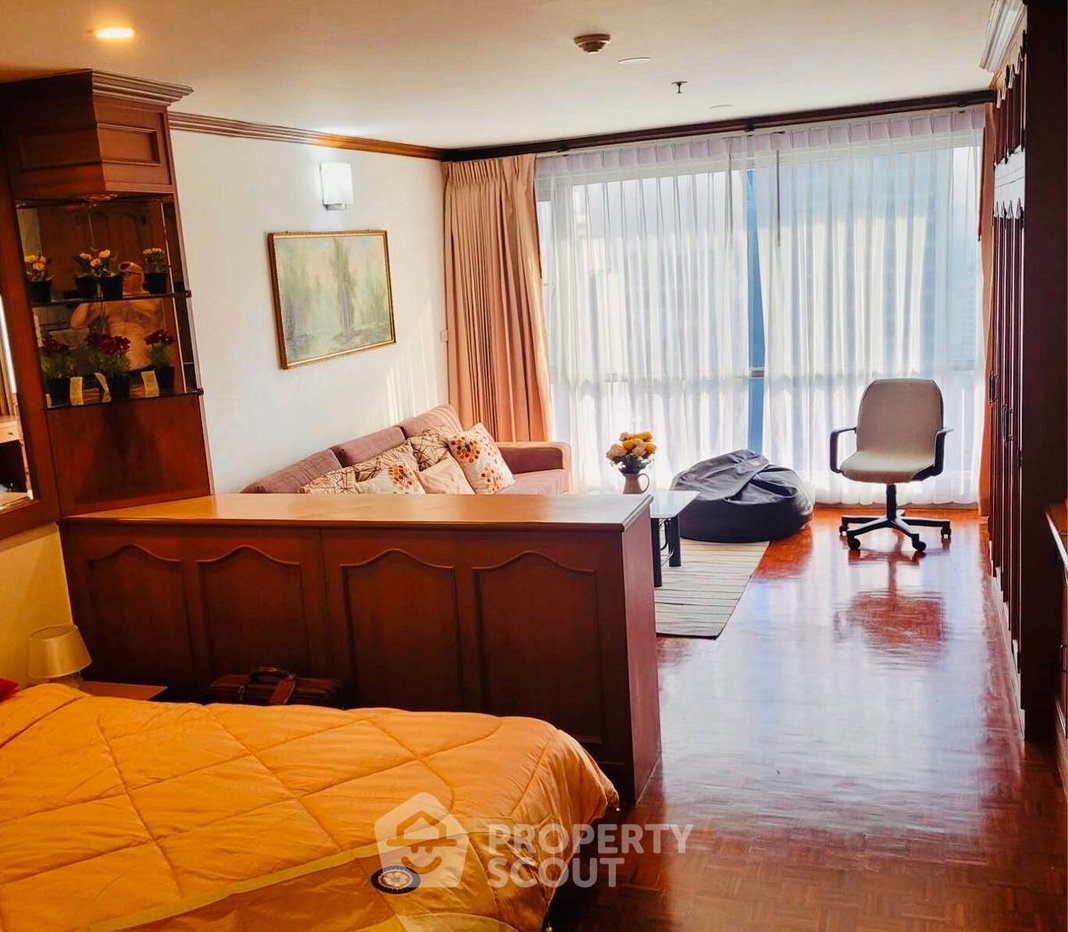 รูป คอนโด 1-ห้องนอน ที่ สุขุมวิท สวีท คอนโดมิเนียม ใกล้ BTS นานา (ID 1231278) - รูปที่ 1/10