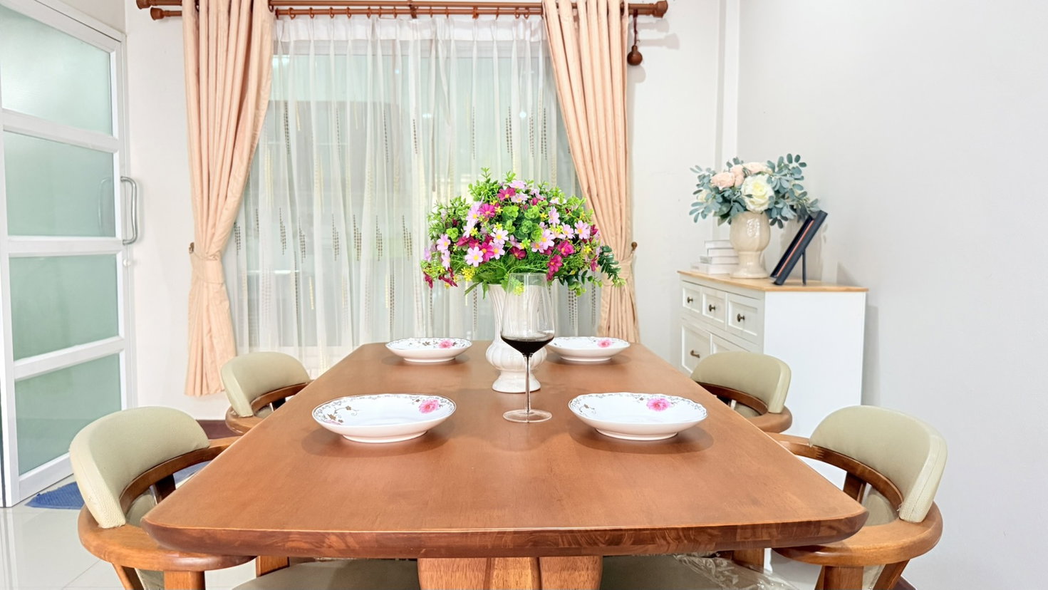 รูป 3 Bedroom Townhouse for Sale East Pattaya - รูปที่ 5/13