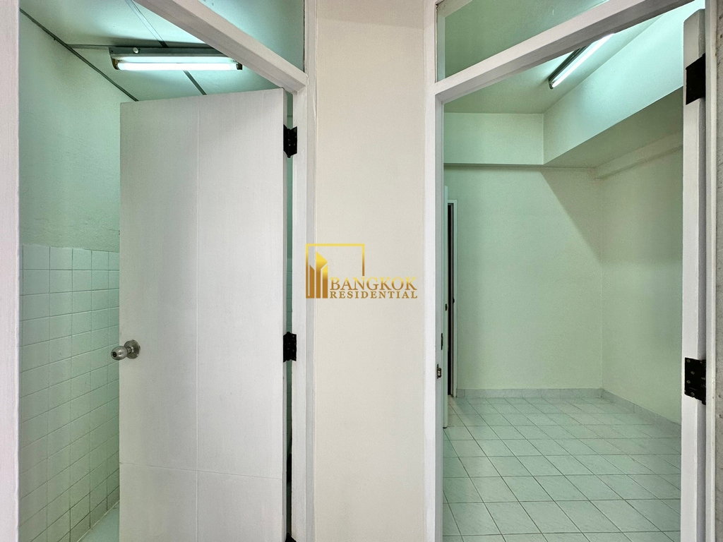 รูป Spacious 4 Bedroom Penthouse Apartment in Sukhumvit 7 - BR0669AP - รูปที่ 40/58