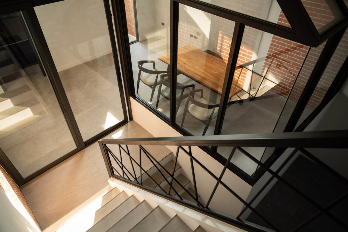 รูป Home Office Renovated and Ready to Sell / For Rent – Sukhumvit, Bangna Area - รูปที่ 26/52