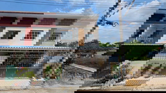 ขายทาวน์เฮ้าส์พระปิ่น 3 หลังริม 30 ตร.ว. 4 นอน มีระเบียงเทอเรส ติดถนนกาญจนาฯ ฟรีโอน