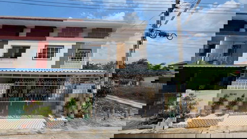 ขายทาวน์เฮ้าส์พระปิ่น 3 หลังริม 30 ตร.ว. 4 นอน มีระเบียงเทอเรส ติดถนนกาญจนาฯ ฟรีโอน