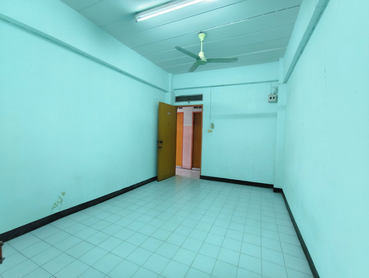 รูป ขายอพาร์ทเม้นท์ 105 ห้อง "ปัญญาพร อพาร์ทเมนท์" ใกล้ที่ว่าการอำเภอบางพลี ขายพร้อมผู้เช่า รับค่าเช่าต่อได้เลย ทำเลดีเดินทางสะดวก อยู่ในแหล่งชุมชน - รูปที่ 9/14