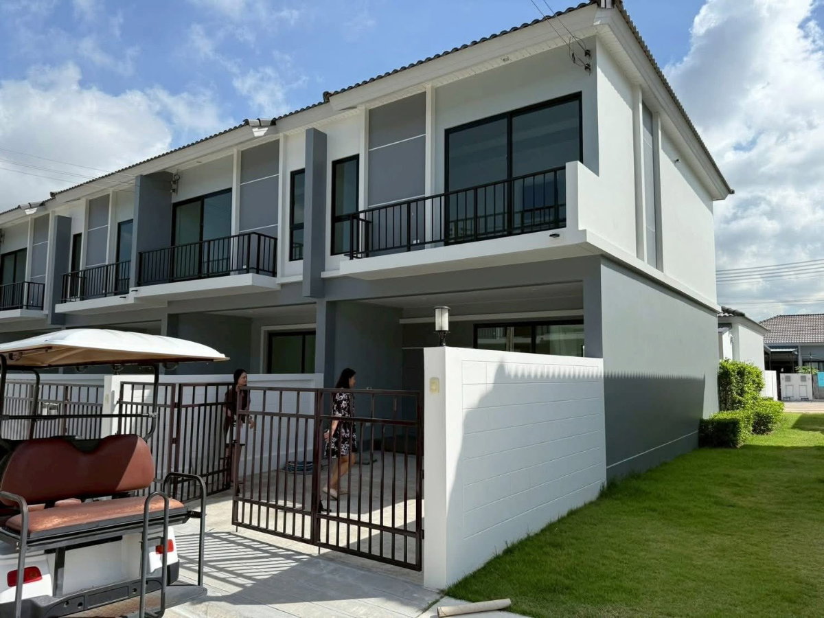 รูป ให้เช่าทาวน์โฮมหลังมุม โครงการใหม่ ม.ศุภาลัยบลิซ ศรีราชา - รูปที่ 1/10