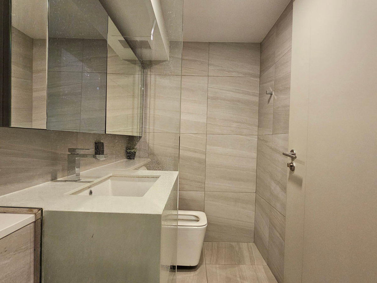 picture Park Origin Chula Samyan【𝐑𝐄𝐍𝐓】🔥The decor emphasizes simplicity, with a white and gold tone that adds elegance. 🔥  Contact Line ID: @hacondo - 8/9