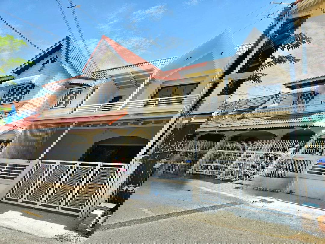 รูป ขายทาวน์เฮาส์บัวทอง 2 ติดรถไฟฟ้าคลองบางไผ่ 20 ตร.ว. 3 นอน แต่งใหม่ฟรีเฟอร์ฯ ฟรีโอน - รูปที่ 3/19