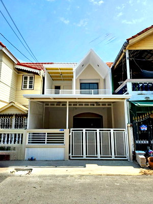 ทาวน์โฮม บางใหญ่ นนทบุรี : ขายทาวน์เฮาส์บัวทอง 2 ติดรถไฟฟ้าคลองบางไผ่ 20 ตร.ว. 3 นอน แต่งใหม่ฟรีเฟอร์ฯ ฟรีโอน