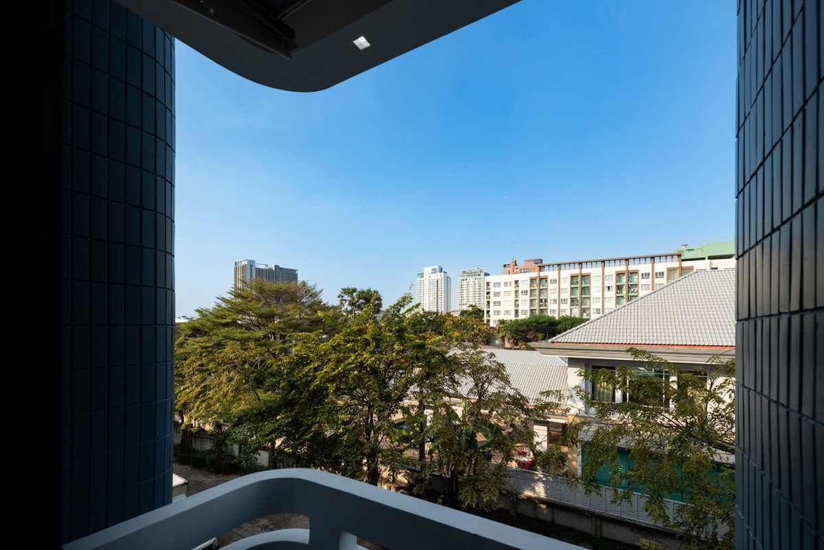 รูป Home Office Renovated and Ready to Sell / For Rent – Sukhumvit, Bangna Area - รูปที่ 36/52