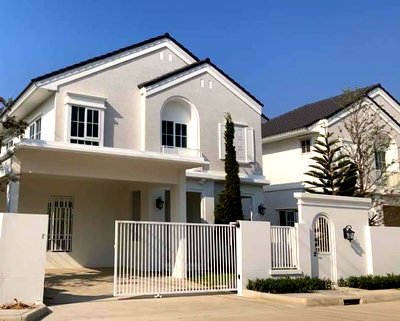 Houses for rent MK Restaurant Group Public Company : ✨ Stunning House for Rent: Chaiyapruk Bangna Km.15 ✨