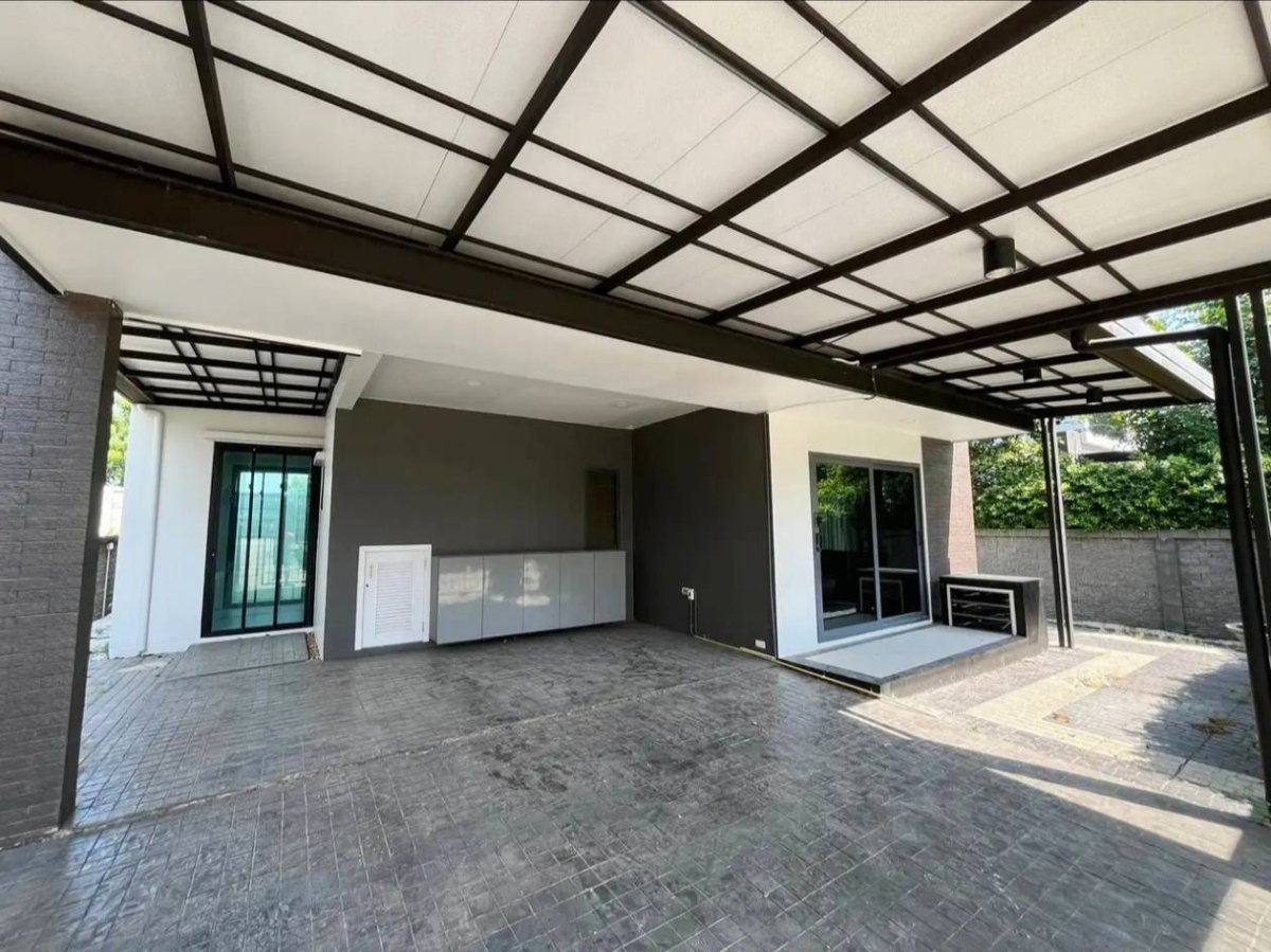 รูป  ให้เช่าบ้านเดี่ยว Britania Bangna Km.12 รีโนเวทใหม่ เฟอร์ฯครบ ติด ถ.บางนา-ตราด เพียบพร้อมด้วยสิ่งอำนวยความสะดวก ใกล้ทางด่วน ใกล้สุวรรณภูมิ 20 นาที - รูปที่ 3/18