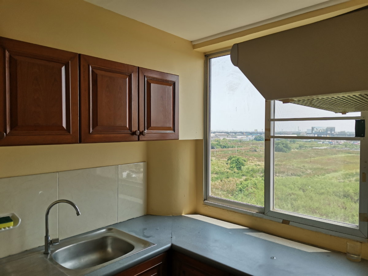 รูป ให้เช่าคอนโดมิเนียม พื้นที่ 67 ตารางเมตร 1 ห้องนอน, 1 ห้องน้ำ , 1 ห้องรับแขก, 1 ห้องครัว  ในโครงการธนาซิตี้ ถนนบางนา-ตราด กม.14 ใกล้สนามบินสุวรรณภูมิ - รูปที่ 4/9