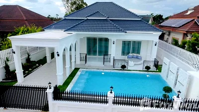 เช่าบ้านเดี่ยว บางละมุง ชลบุรี : วิลล่าให้เช่า 3 ห้องนอน ในโครงการ พีเอ็มซี โฮม 6165113