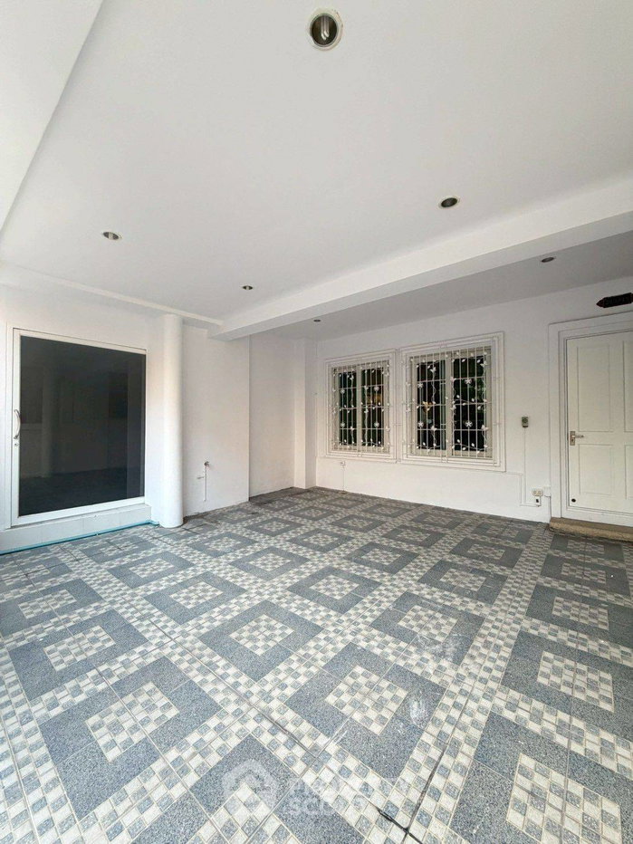 รูป ทาวน์เฮ้าส์ 3-ห้องนอน ที่ หมู่บ้านเออร์เบินสาทร ราชพฤกษ์ ใน บางจากภาษีเจริญ (ID 2782394) - รูปที่ 18/19