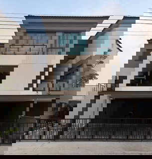 รูปภาพ บ้านสวย พร้อมอยู่ ทำเลหลังเมกะบางนา วิวสวนส่วนตัว บรรยากาศเงียบสงบ 🌿
