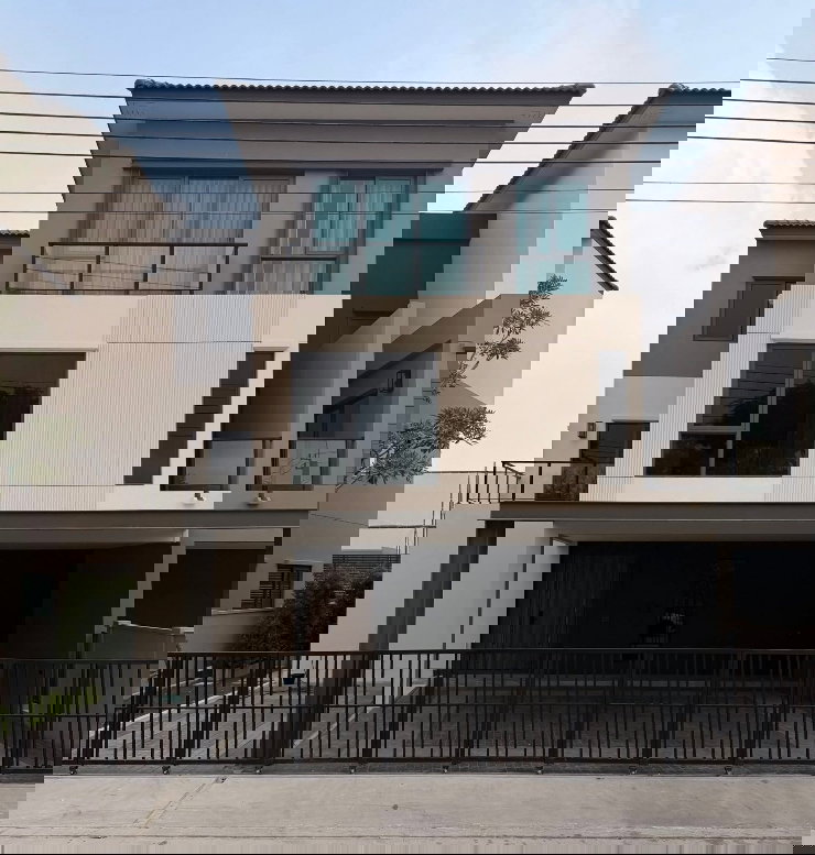 รูป บ้านสวย พร้อมอยู่ ทำเลหลังเมกะบางนา วิวสวนส่วนตัว บรรยากาศเงียบสงบ 🌿
- รูปที่ 1/16