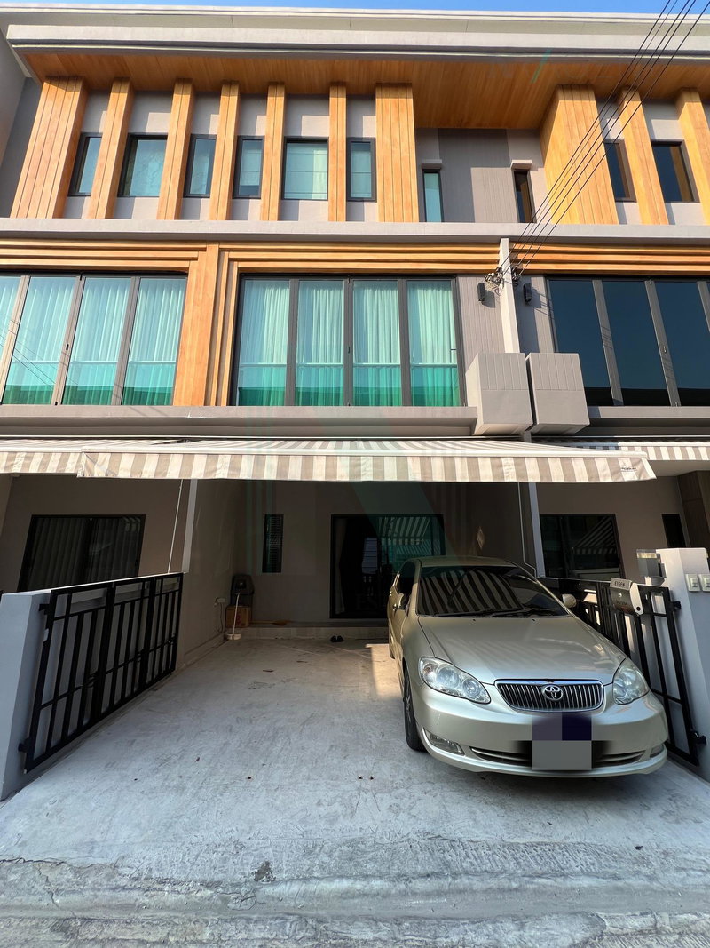 Townhouses for rent : 📌 For Rent 3-story Townhouse EIGEN PREMIUM TOWNHOME PATTANAKARN 4 bedroom 4 bathroom