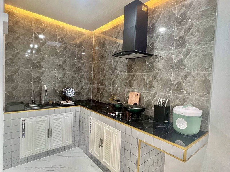 picture FOR SALE TOWNHOUSE PROPERTY 2950000 BAHT. - 6/8