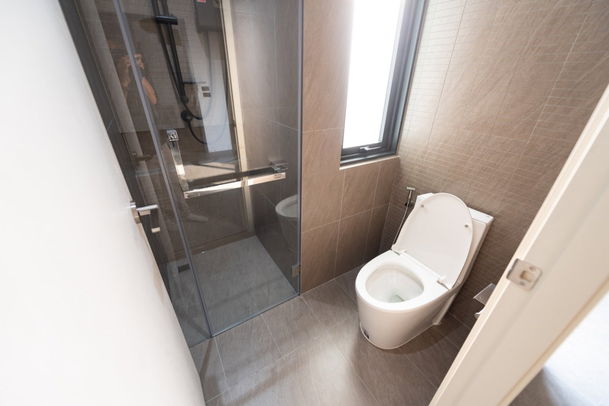 รูป Home Office Renovated and Ready to Sell / For Rent – Sukhumvit, Bangna Area - รูปที่ 33/52