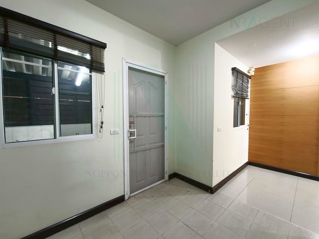 รูป 📌 ขายบ้านเดี่ยว โครงการ ภัสสร เพรสทีจ อ่อนนุช 2 ชั้น 3 ห้องนอน 2 ห้องน้ำ - รูปที่ 7/8