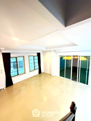 Townhouses for rent Bangkok : 3-BR Townhouse at Urban Sathorn Ratchapruek in Bang Chak Phasi Charoen (ID 2782394)