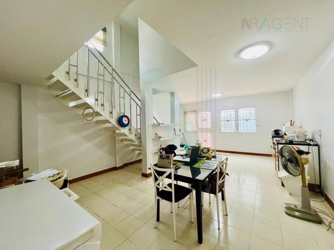 รูป 📌 ขายทาวน์เฮาส์ โครงการ เมอริท เพลส ลาดพร้าว 87 3 ชั้น 3 ห้องนอน 3 ห้องน้ำ - รูปที่ 2/8